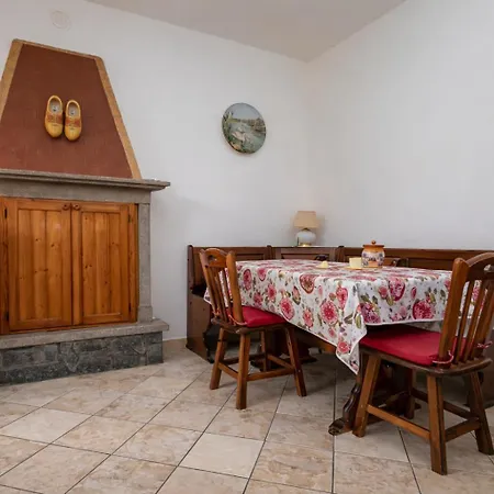 Casa Curti 1 Appartement *
